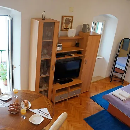 Kamena & Apartman