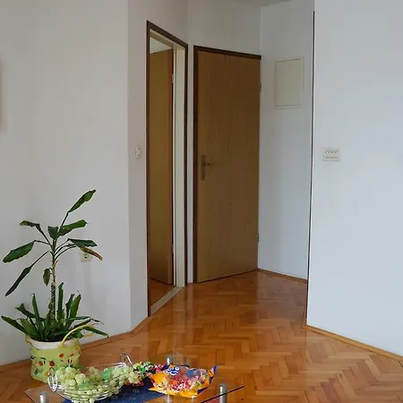 Kamena & Apartman