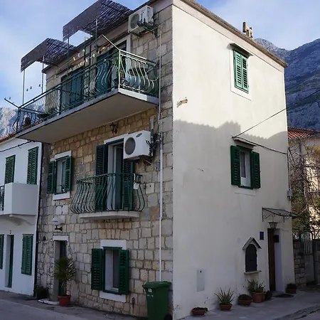 Kamena & Studio Apartment *