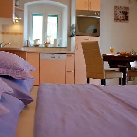 Apartment Kamena & Studio *