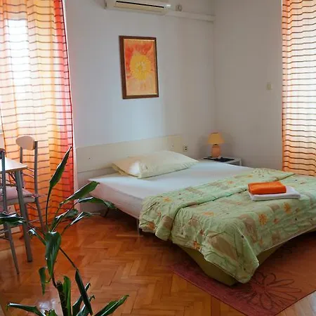 Kamena & Lägenhet Makarska