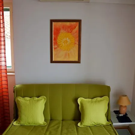 Kamena & Lägenhet Makarska
