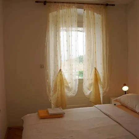 Kamena & Studio Apartment *