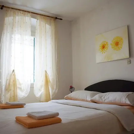 Apartment Kamena & Studio Makarska