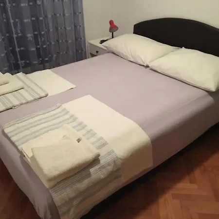 Kamena & * Makarska