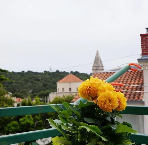 Apartment Kamena & *