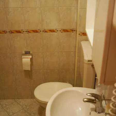 Kamena & * מאקרסקה